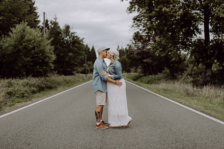 Natürliche Babybauchfotos ↟ Shooting im Thüringer Wald ↟