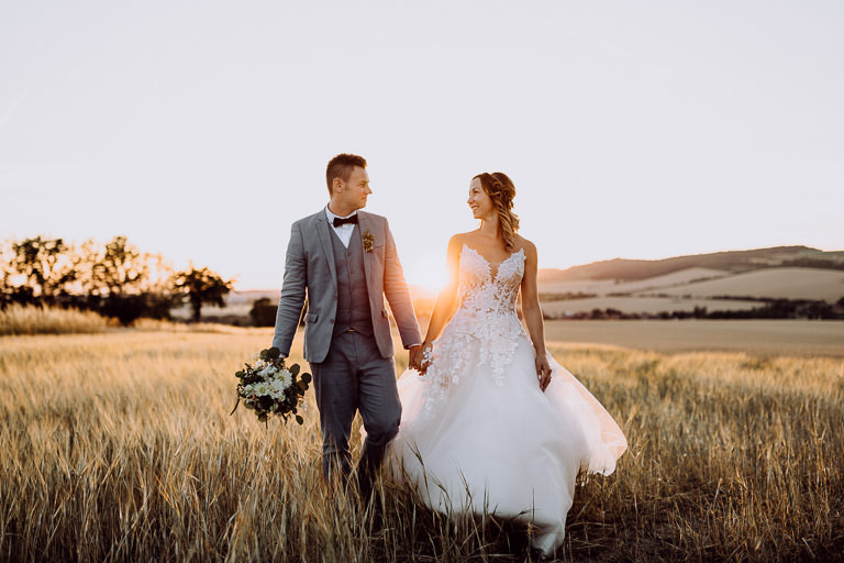 Vintage Hochzeit mit freier Trauung in der Maloca auf Schloss Auerstedt