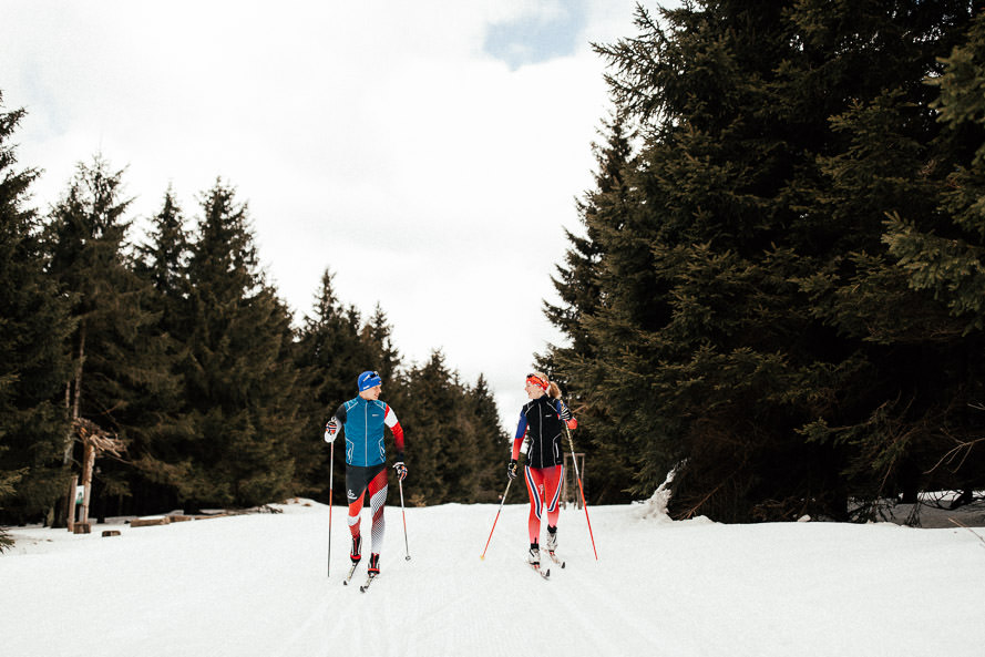 016 fotograf-paarshooting-schnee-ski-langlauf-thueringen