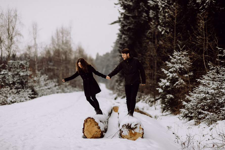 017 lovestory-im-winter paarshooting-im-schnee