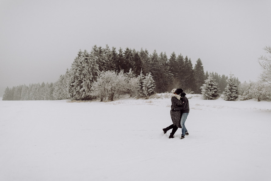 paarfotos-im-schnee wintershooting coburg 50